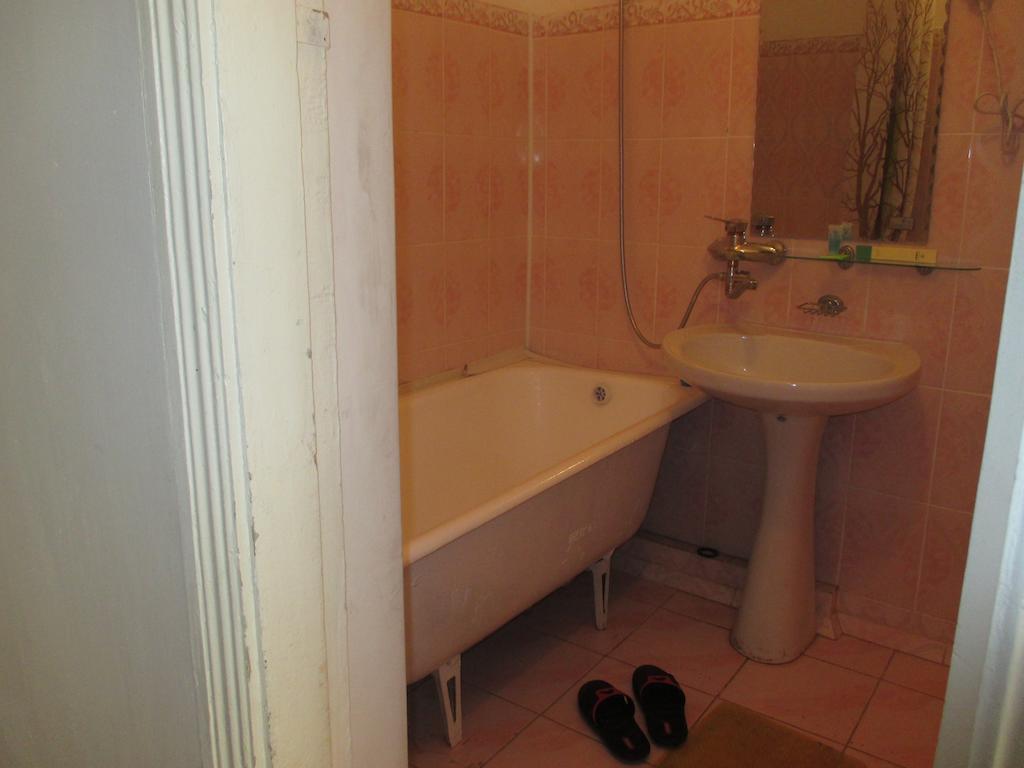 Otel Issyk-Kul Karakol Rom bilde