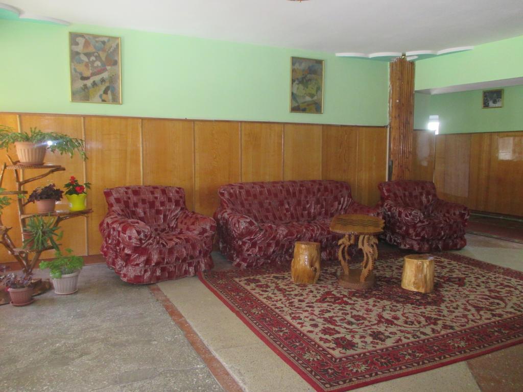 Otel Issyk-Kul Karakol Eksteriør bilde