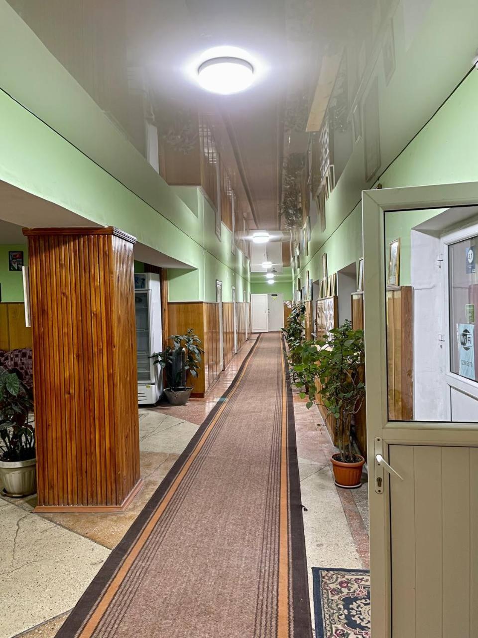 Otel Issyk-Kul Karakol Eksteriør bilde