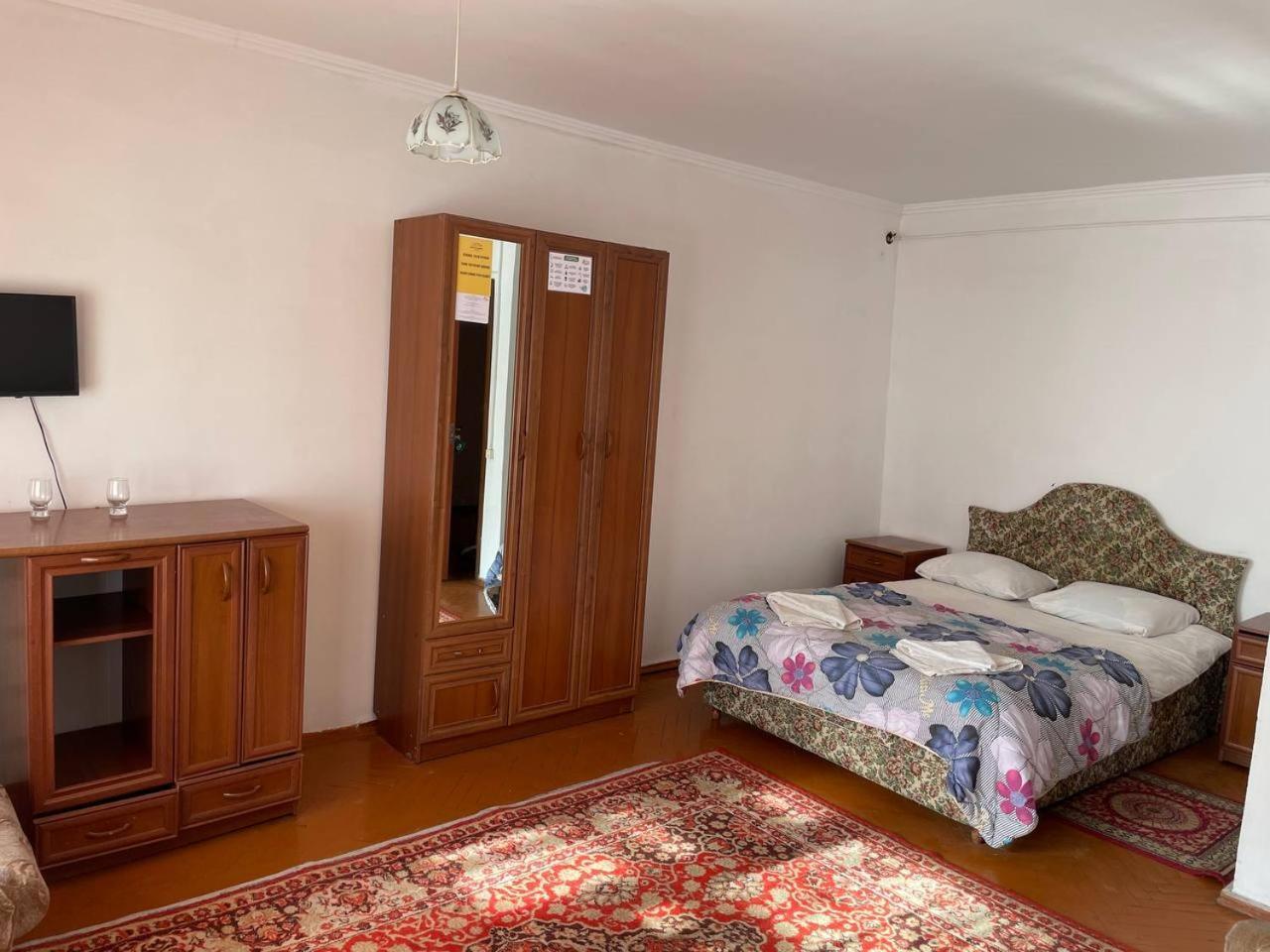 Otel Issyk-Kul Karakol Eksteriør bilde