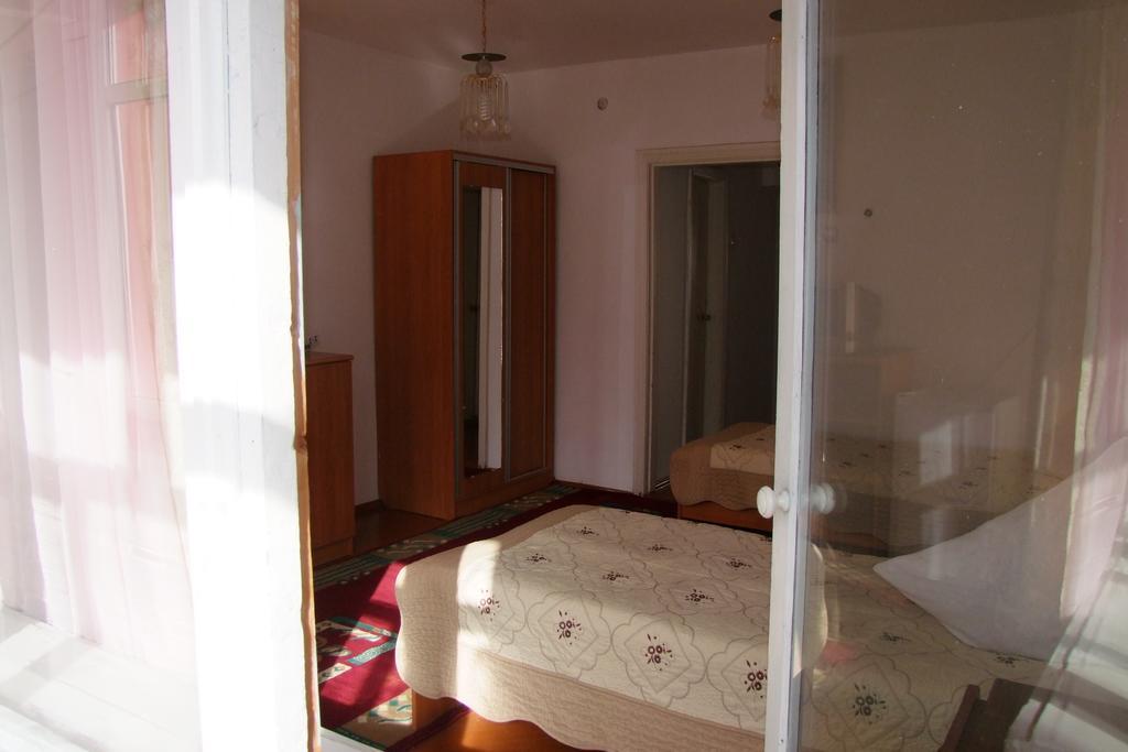 Otel Issyk-Kul Karakol Eksteriør bilde