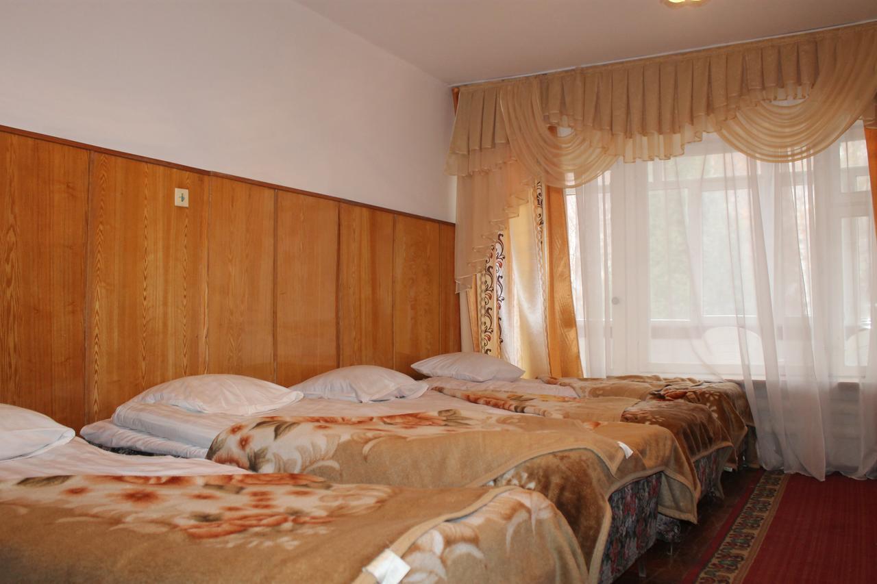Otel Issyk-Kul Karakol Eksteriør bilde